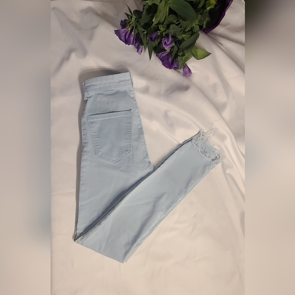 Zara Light Wash Blue Jeans - size 24 - Picture 2 of 9